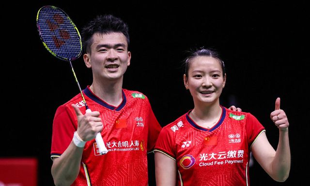 她遇到强劲 她遇到强劲